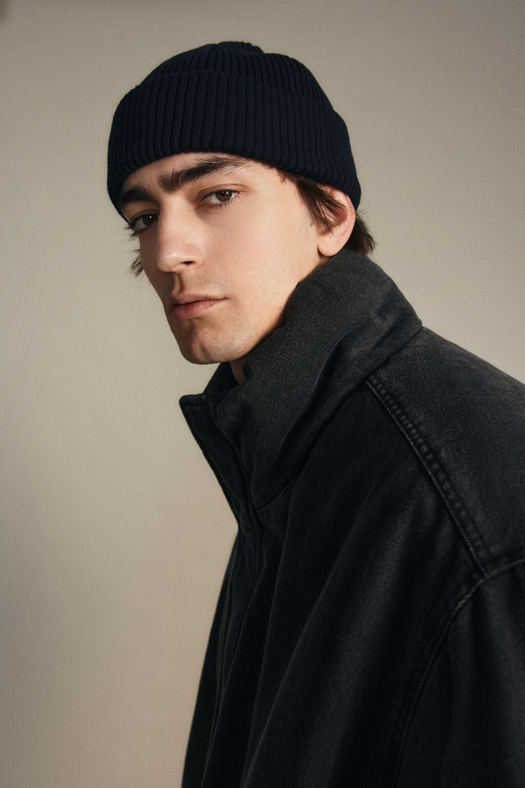 Шапка-бини вязаная в рубчик - цвет синий - 2