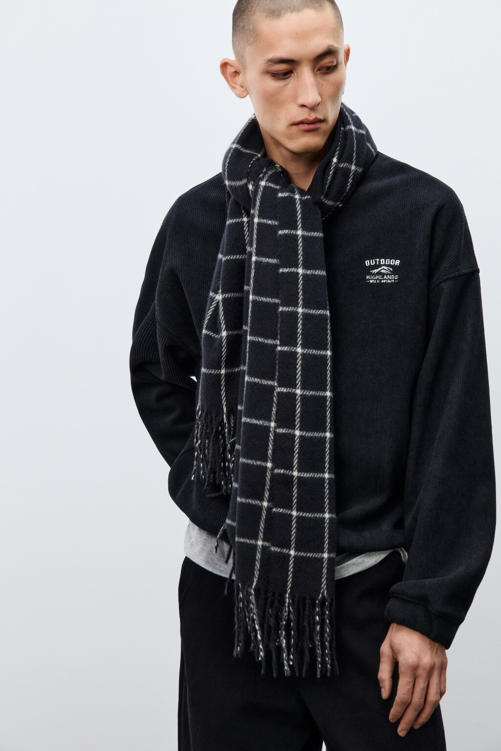 Шарф тонкий в клетку - цвет черный - 2