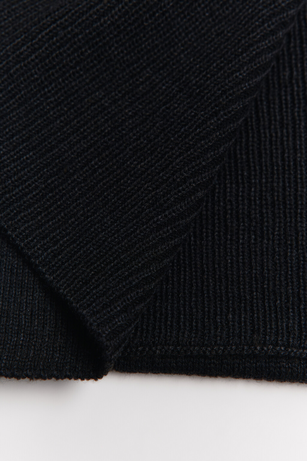 Шарф тонкий трикотажный - цвет черный - 2