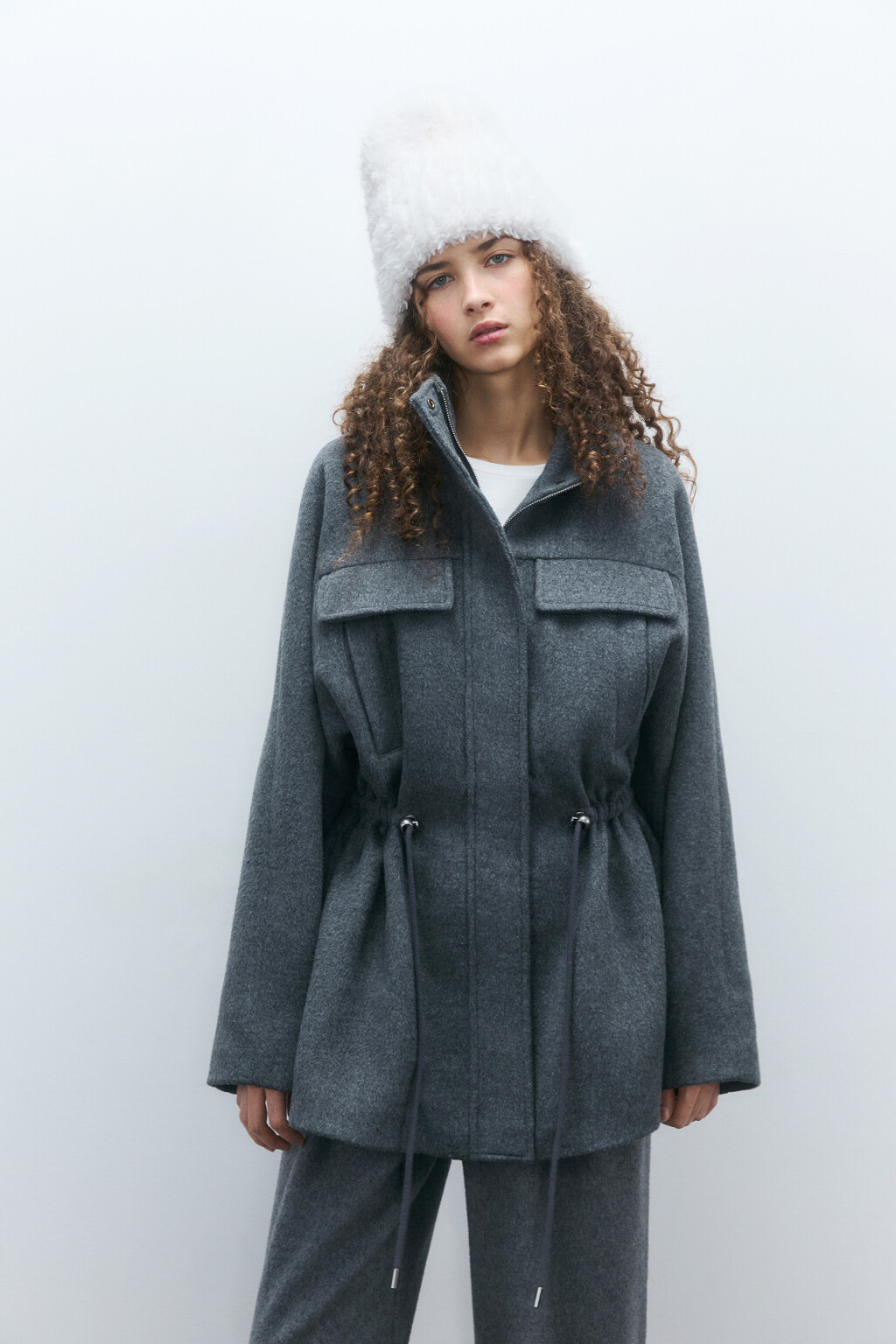 Шапка-бини пушистая с ворсом - цвет молочный - 4