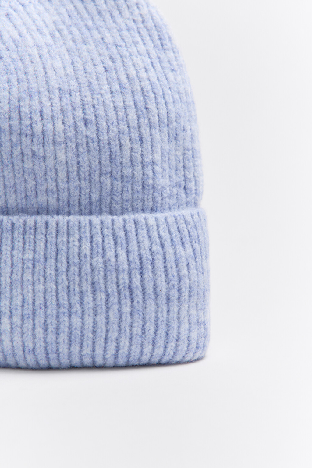 Шапка-бини вязаная в рубчик - цвет голубой - 2