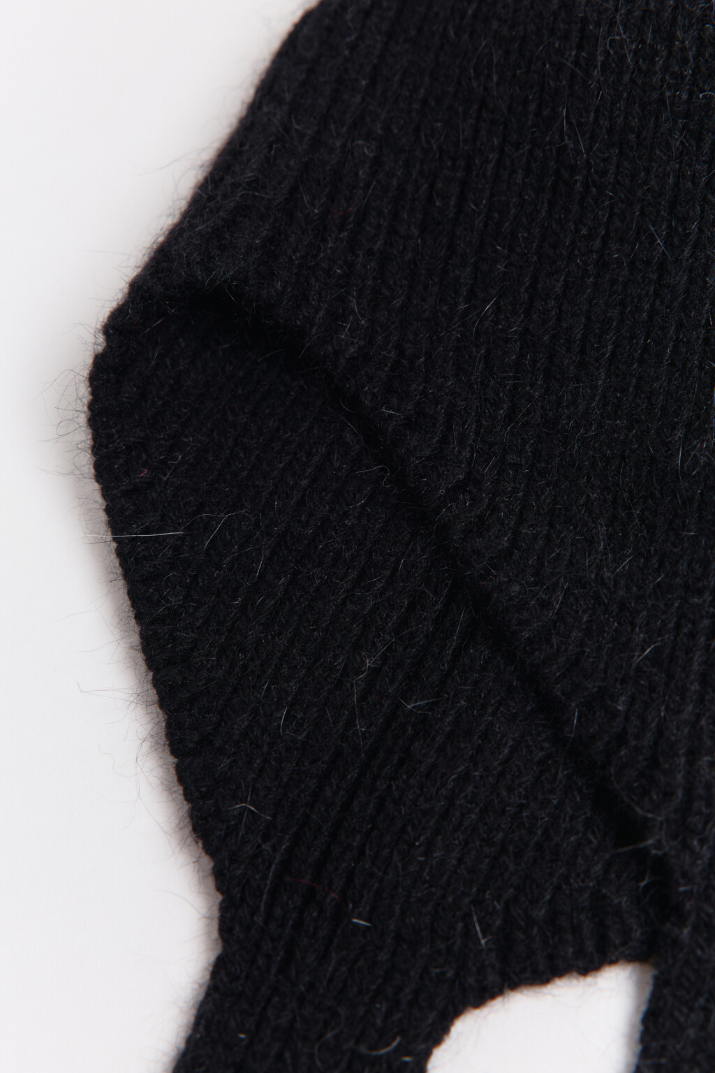 Шапка-чепчик с ангорской шерстью - цвет черный - 5