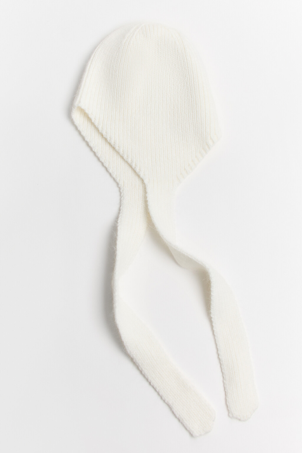 Шапка-чепчик с ангорской шерстью - цвет молочный - 3