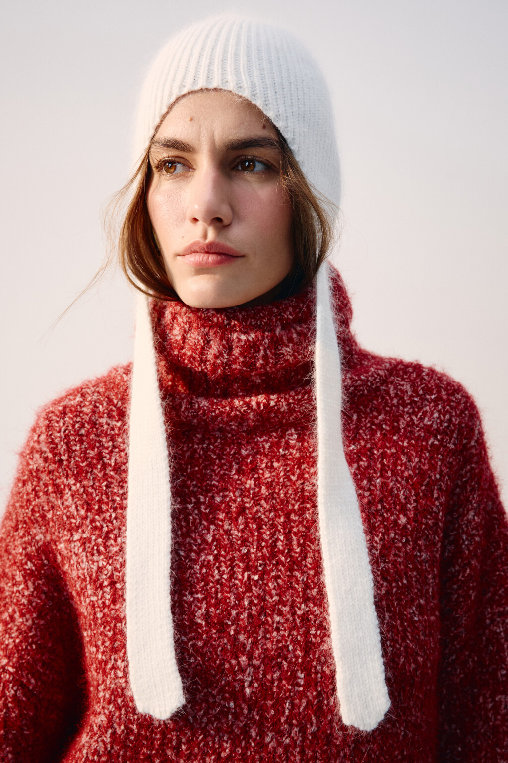 Шапка-чепчик с ангорской шерстью - цвет молочный - 1