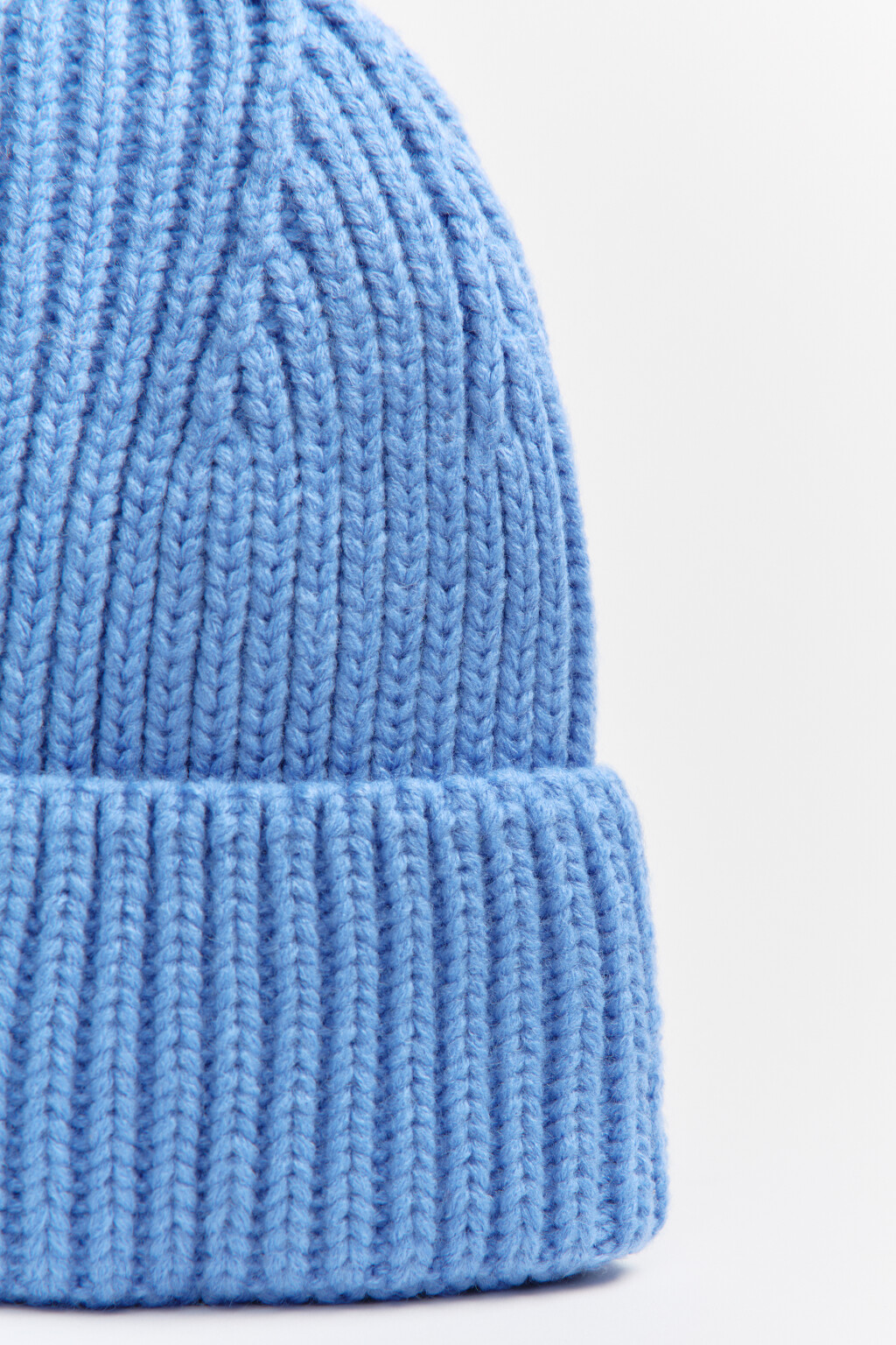 Шапка-бини вязаная в рубчик - цвет голубой - 2