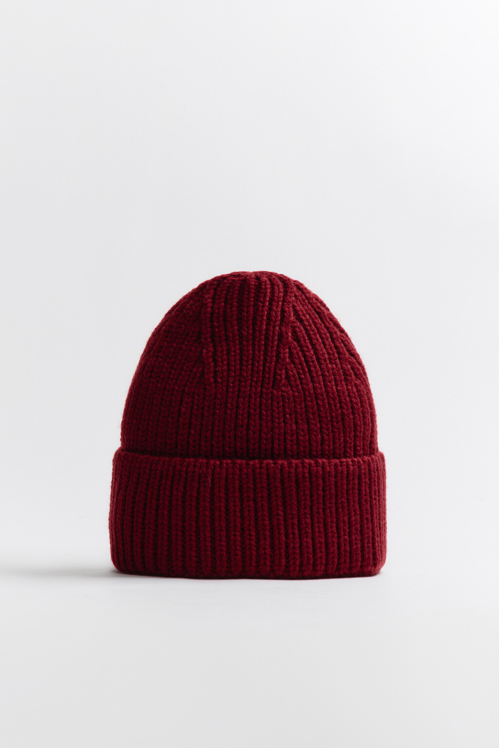 Шапка-бини вязаная в рубчик - цвет бордовый - 2