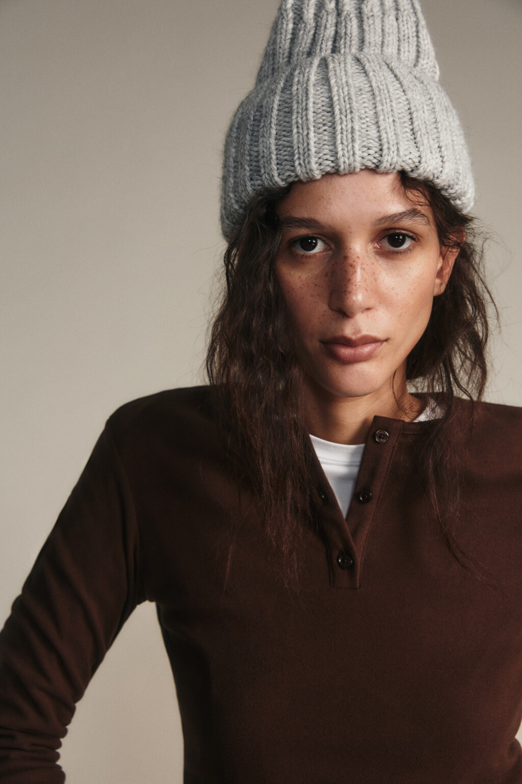 Шапка-бини вязаная утепленная - цвет серый - 1