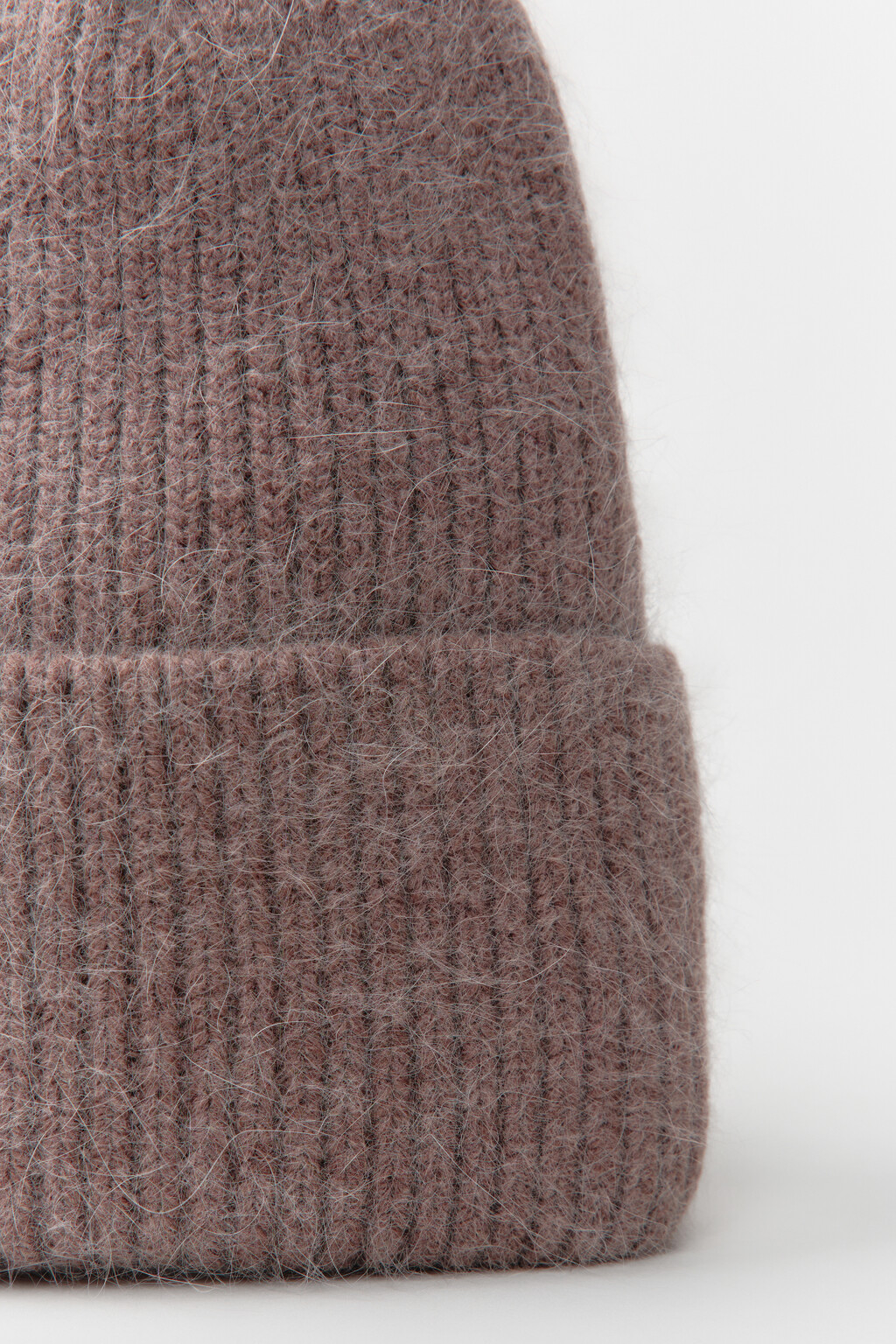 Шапка-бини с ангорской шерстью - цвет коричневый - 2