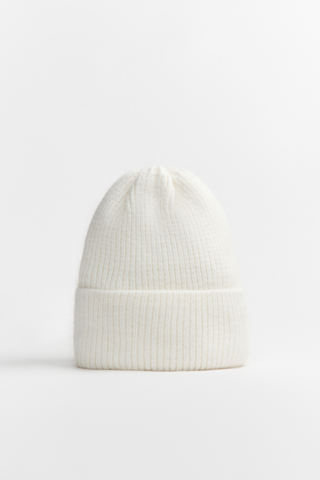 Шапка-бини с ангорской шерстью - цвет молочный - 2