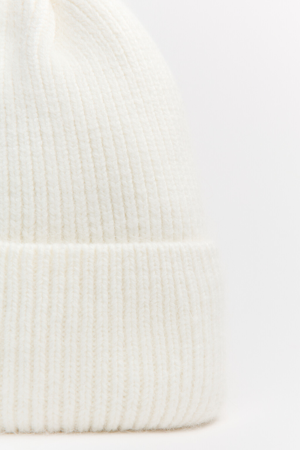 Шапка-бини с ангорской шерстью - цвет молочный - 3