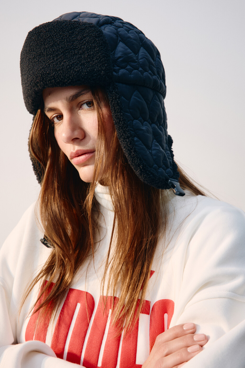 Шапка-ушанка стеганая утепленная - цвет черный - 3