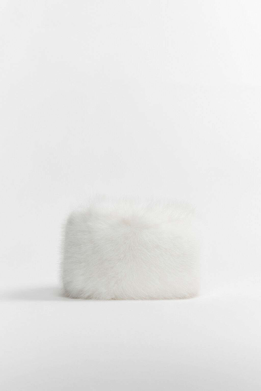 Шапка-боярка из искусственного меха - цвет молочный - 3