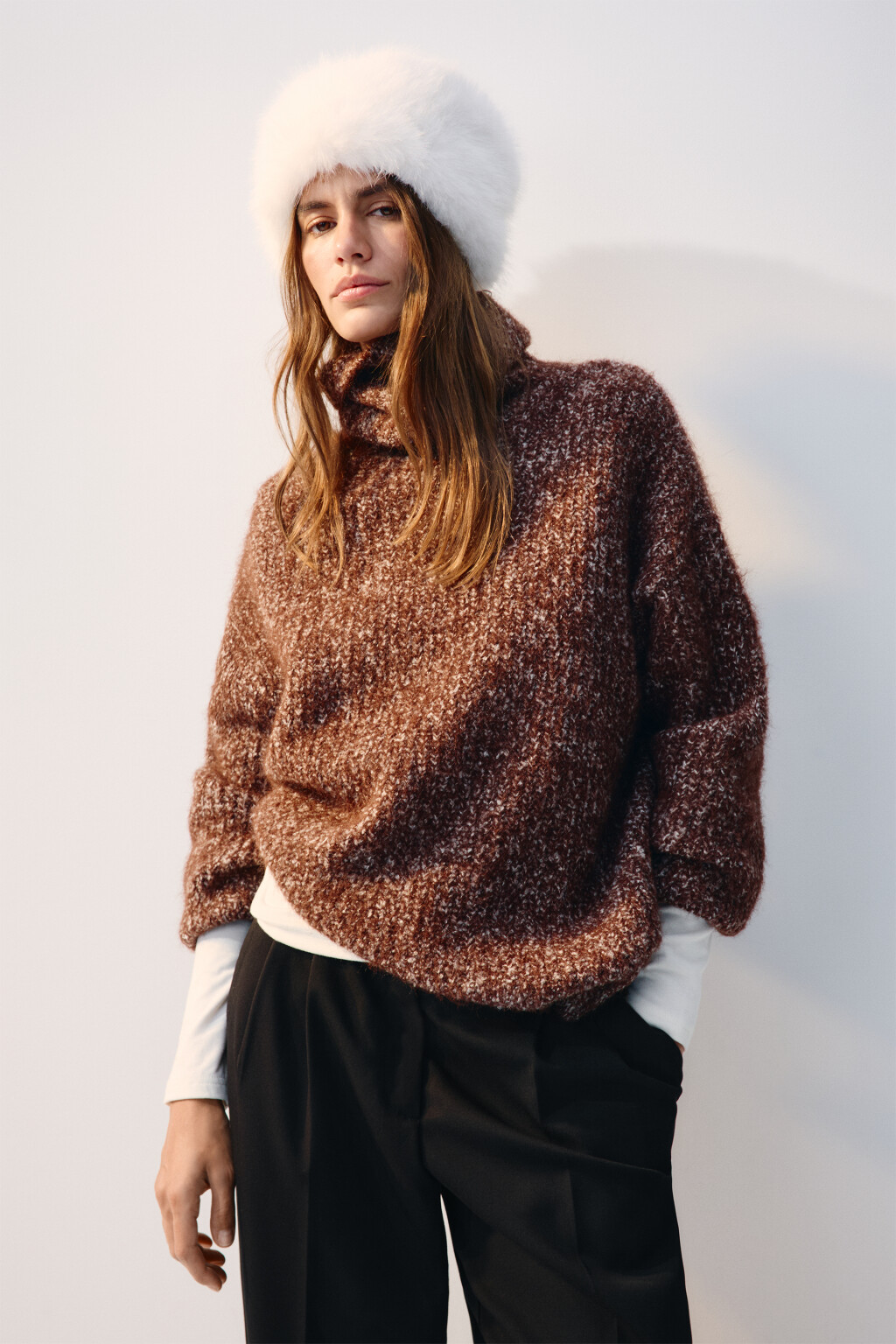 Шапка-боярка из искусственного меха - цвет молочный - 2