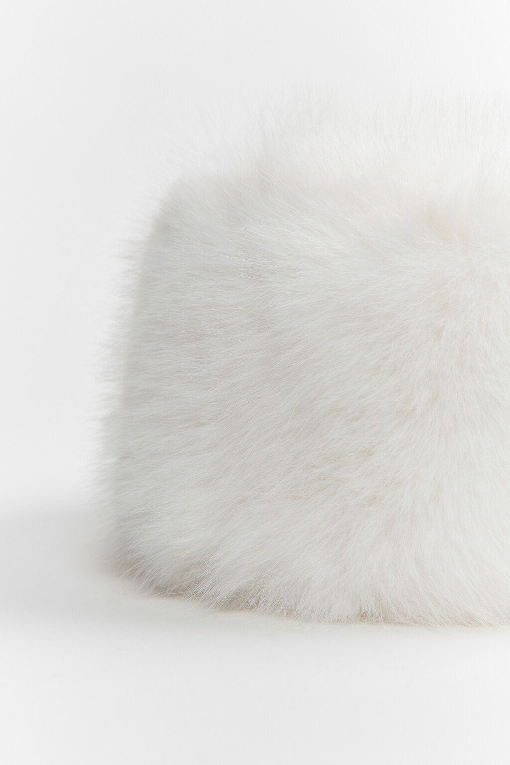 Шапка-боярка из искусственного меха - цвет молочный - 4