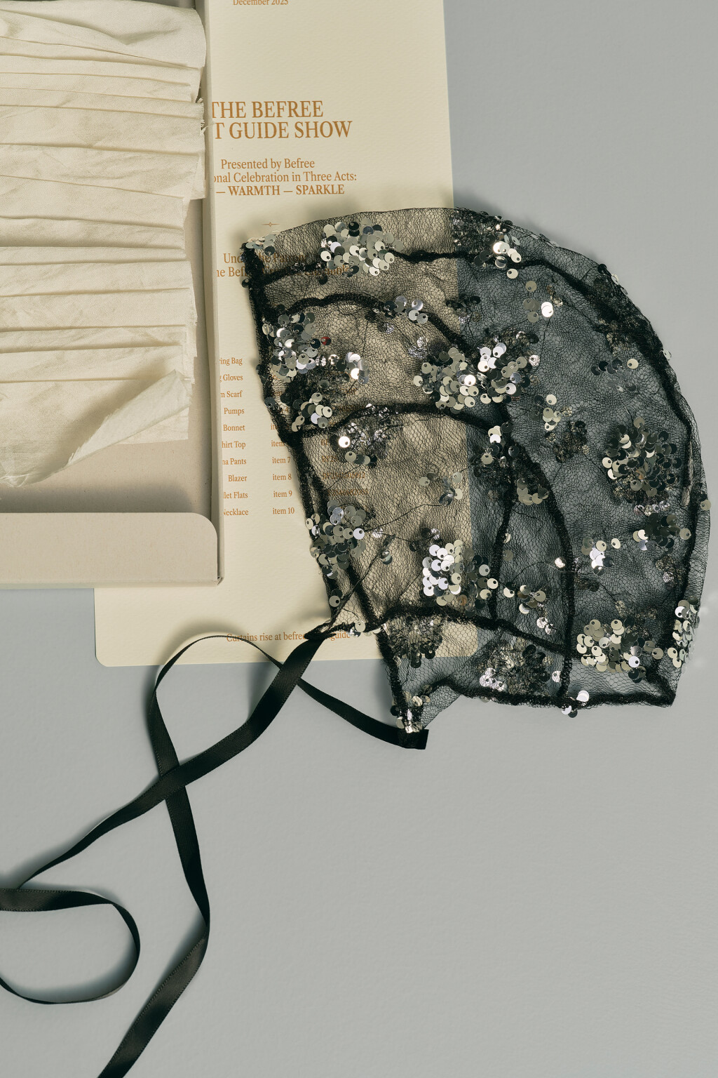 Шапка-чепчик из органзы с пайетками - цвет мультиколор - 1