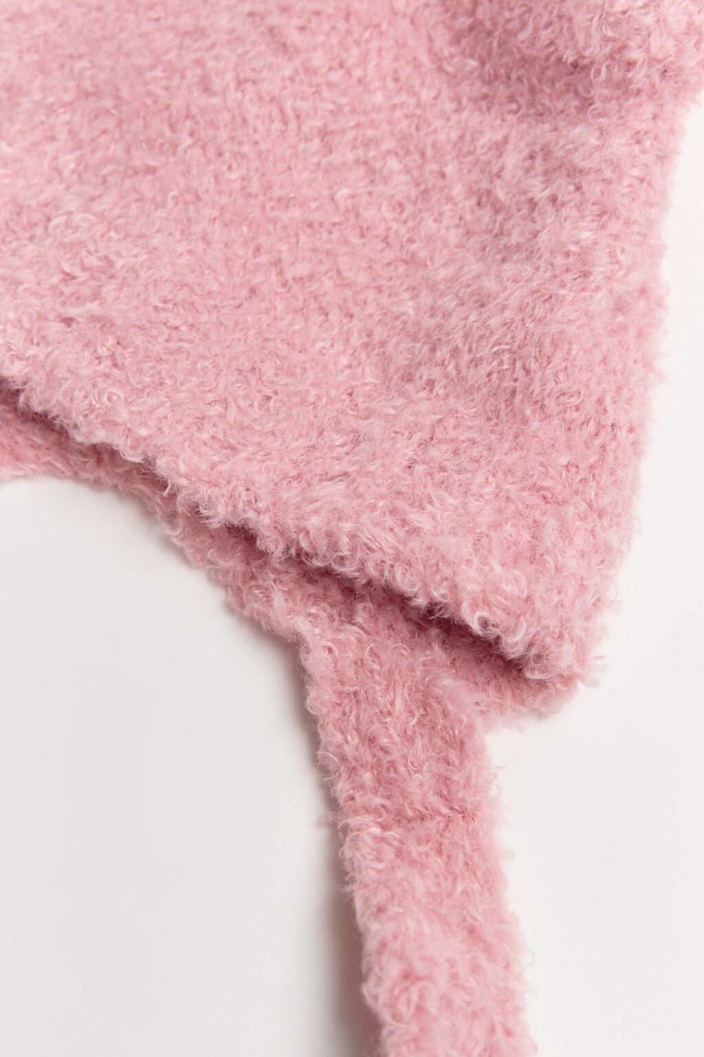 Шапка-чепчик плюшевая с завязками - цвет розовый - 3