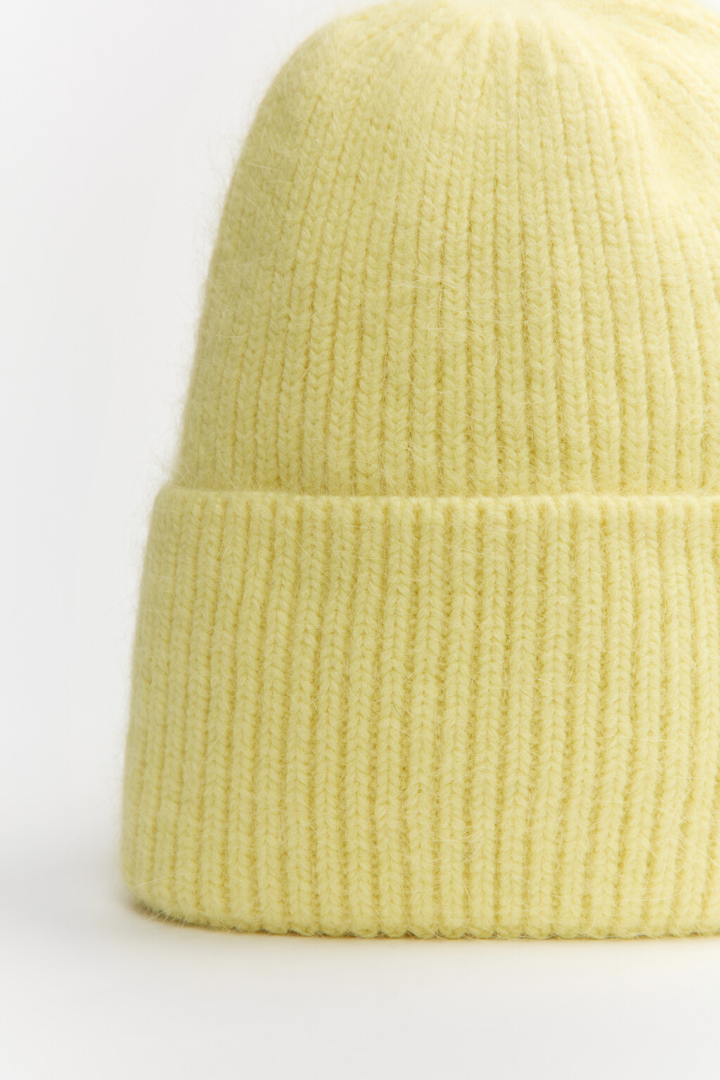 Шапка-бини с ангорской шерстью - цвет желтый - 3
