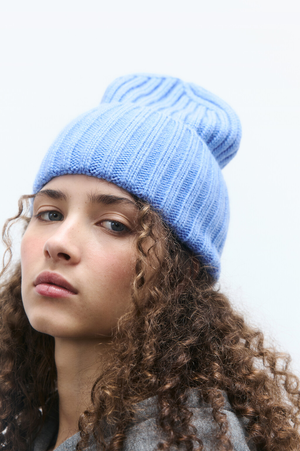 Шапка-бини шерстяная в рубчик - цвет голубой - 2