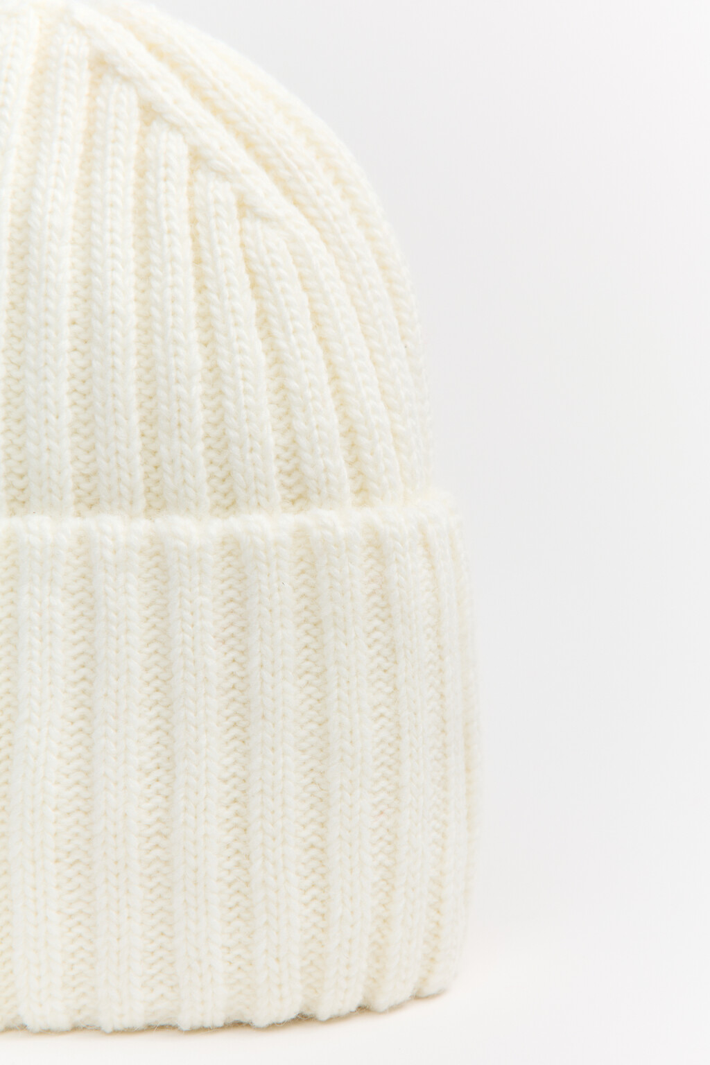 Шапка-бини шерстяная в рубчик - цвет молочный - 3