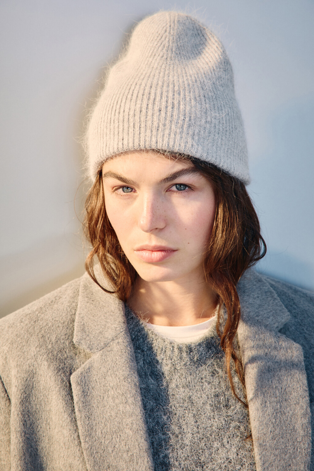 Шапка трикотажная с шерстью - цвет серый - 1