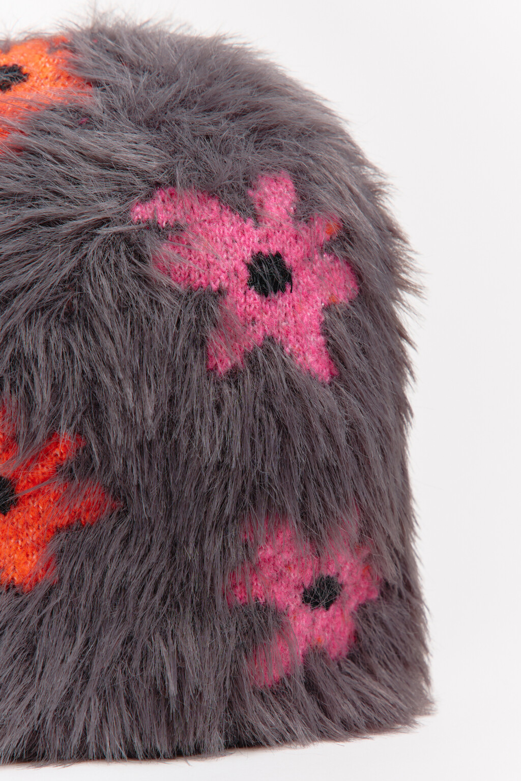 Шапка пушистая с вышивкой - цвет мультиколор - 6