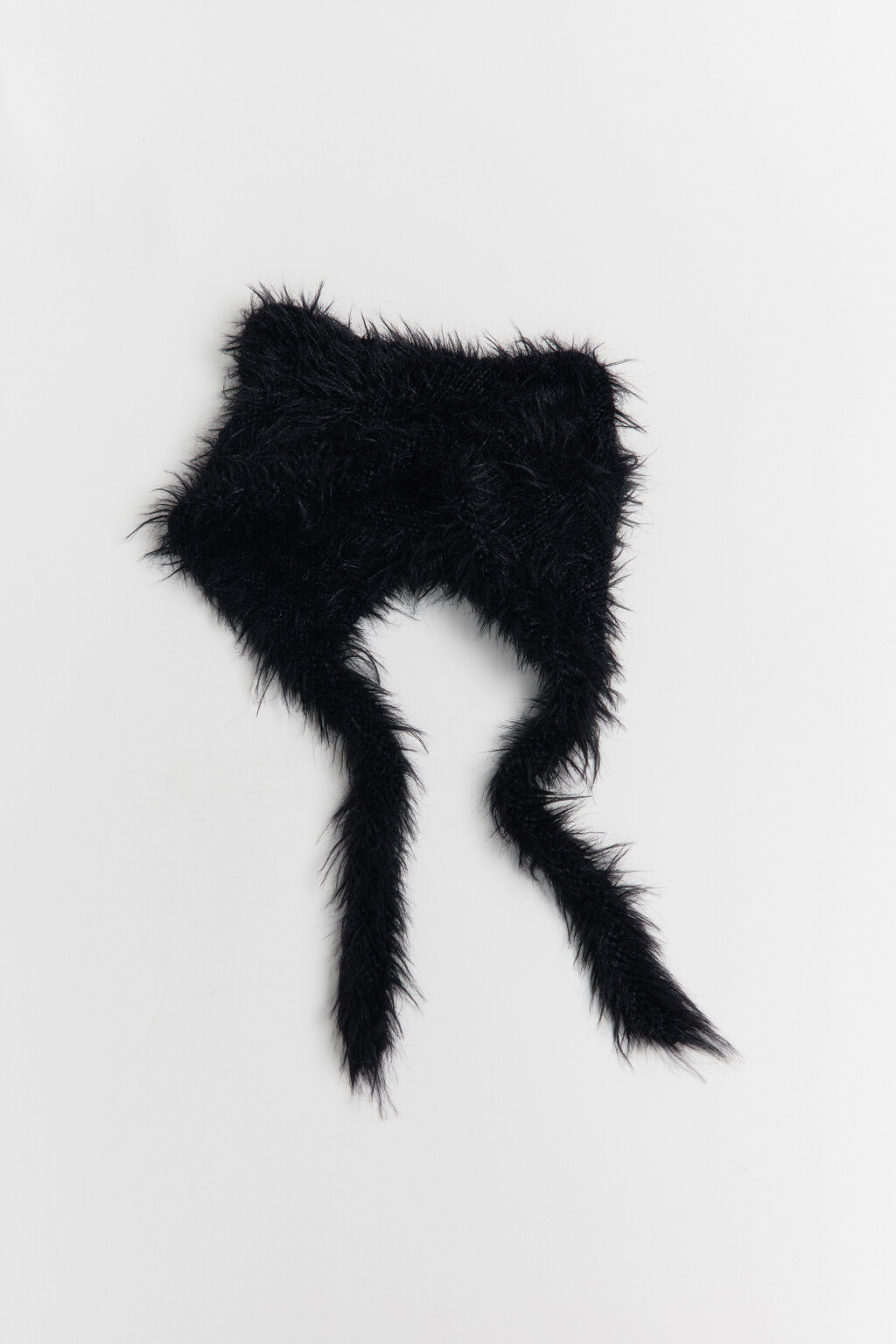 Шапка-чепчик пушистая с ушками - цвет черный - 4