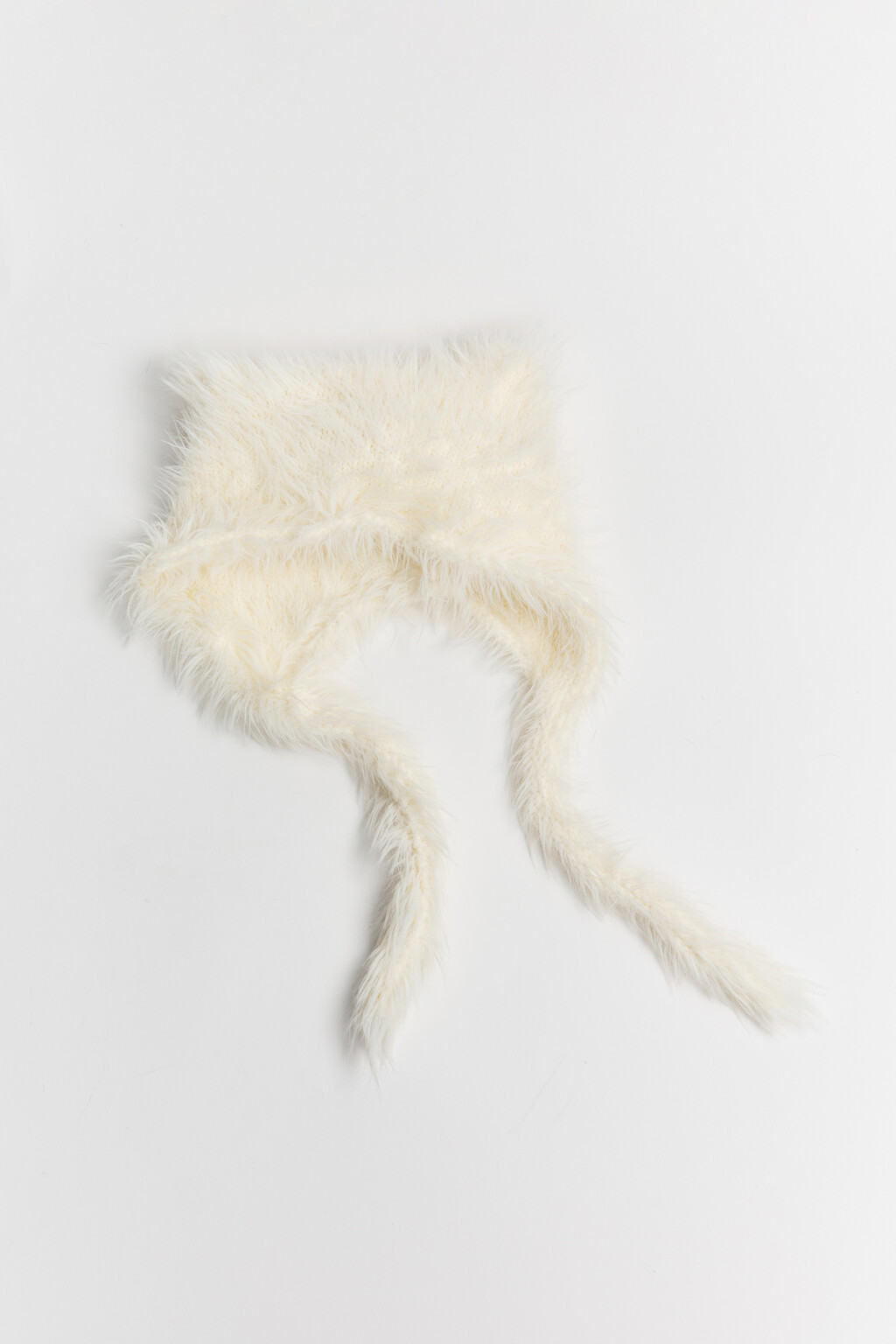 Шапка-чепчик пушистая с ушками - цвет молочный - 2