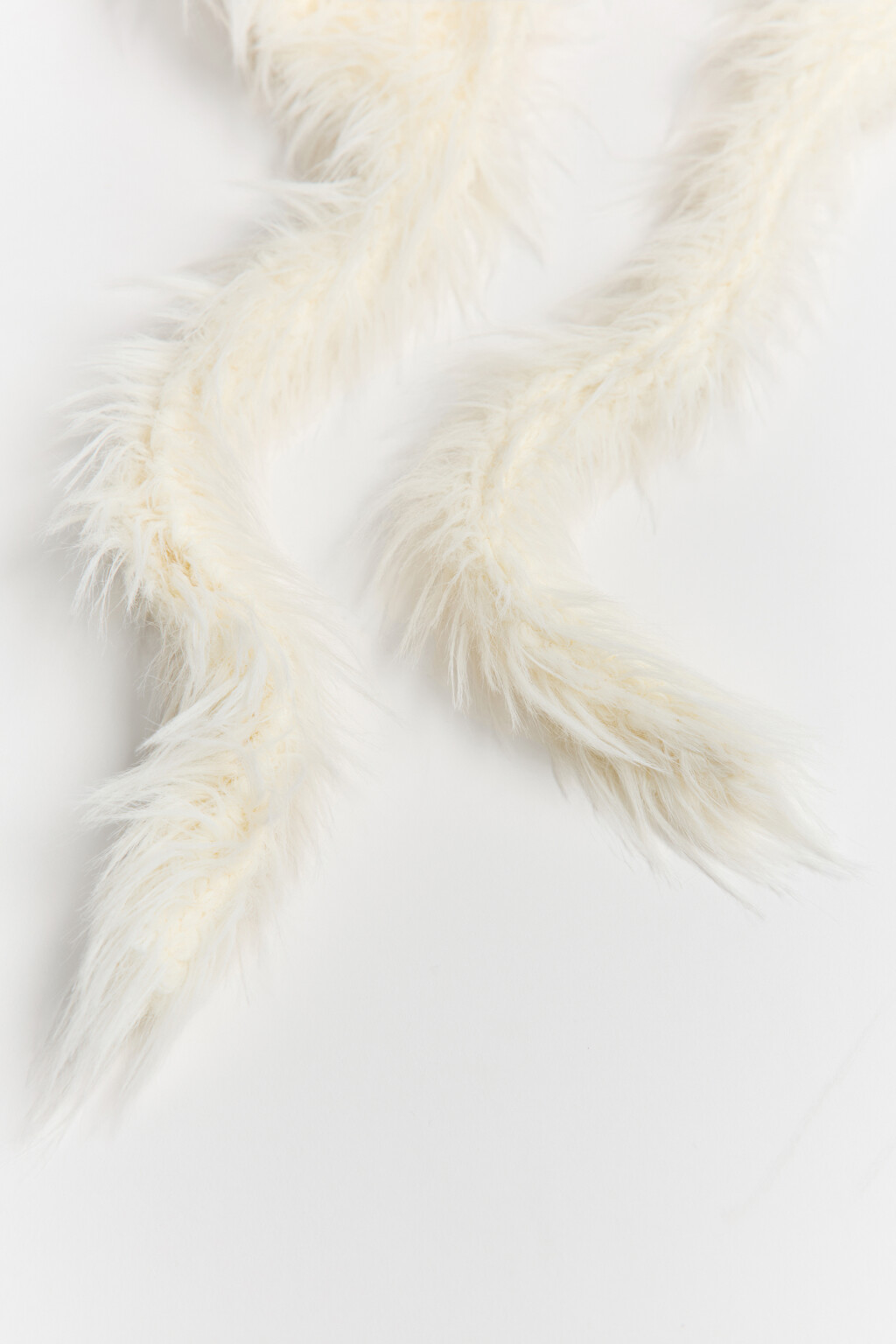 Шапка-чепчик пушистая с ушками - цвет молочный - 3