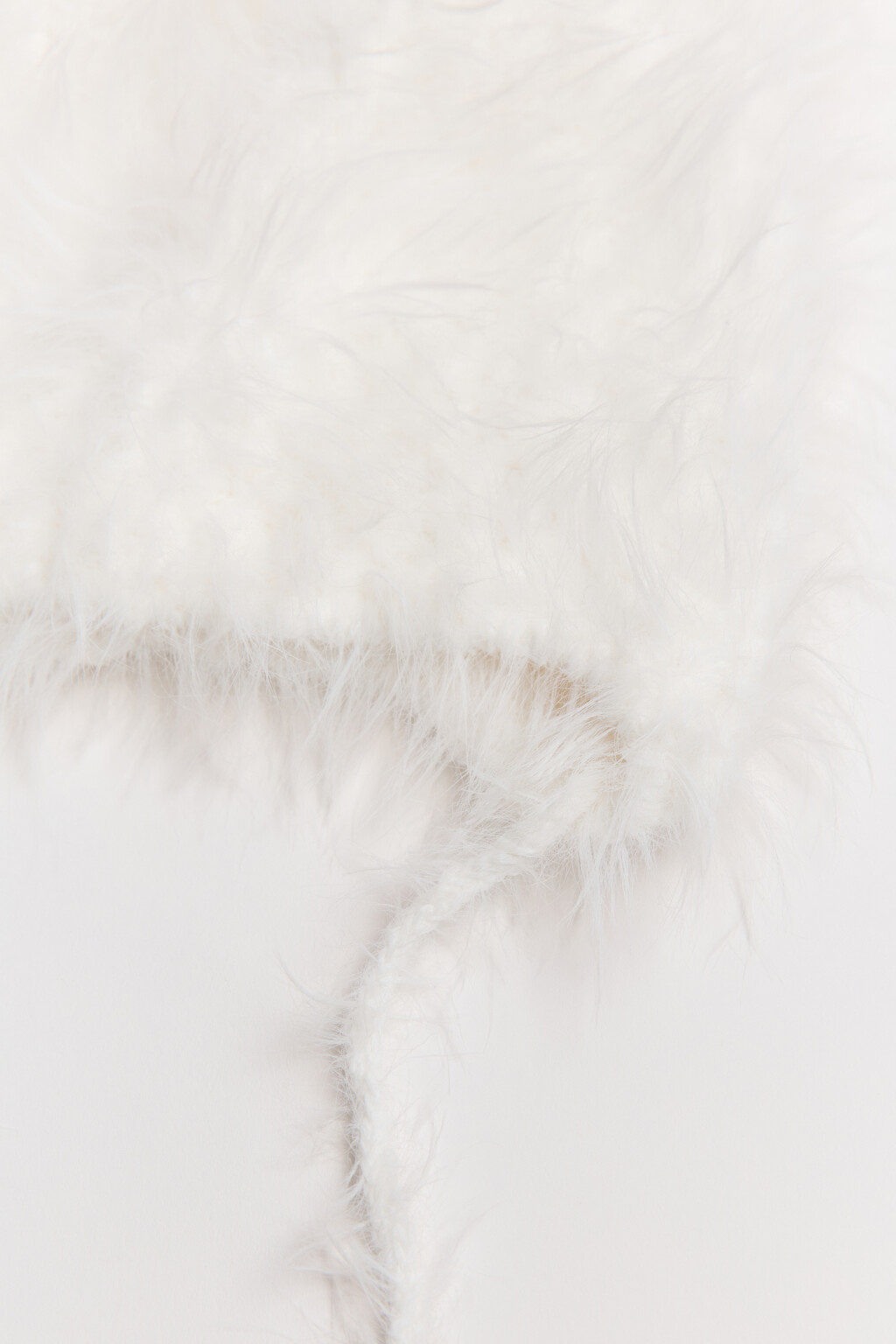 Шапка-чепчик пушистая с ушками - цвет молочный - 2