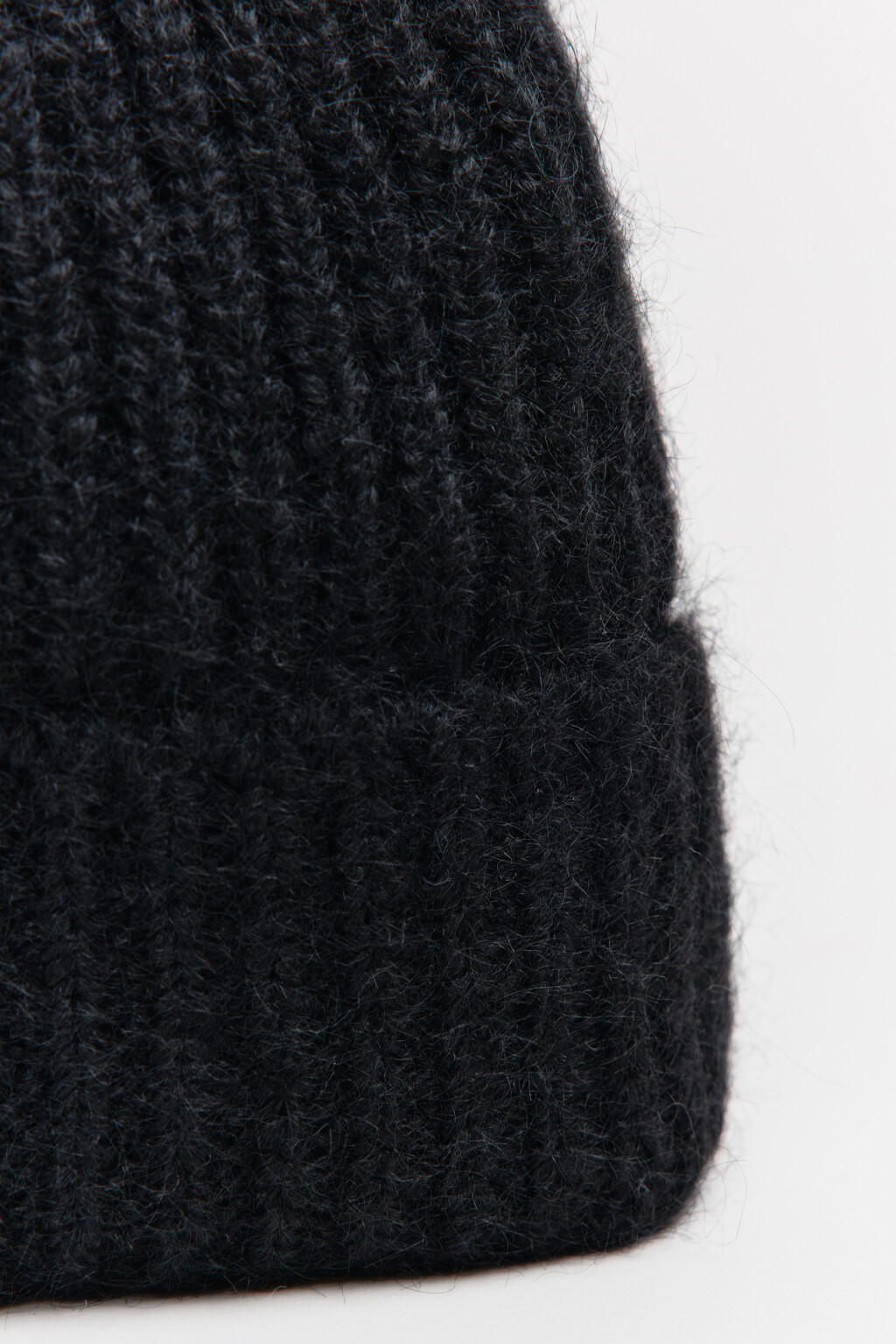 Шапка-бини вязаная с шерстью - цвет черный - 2