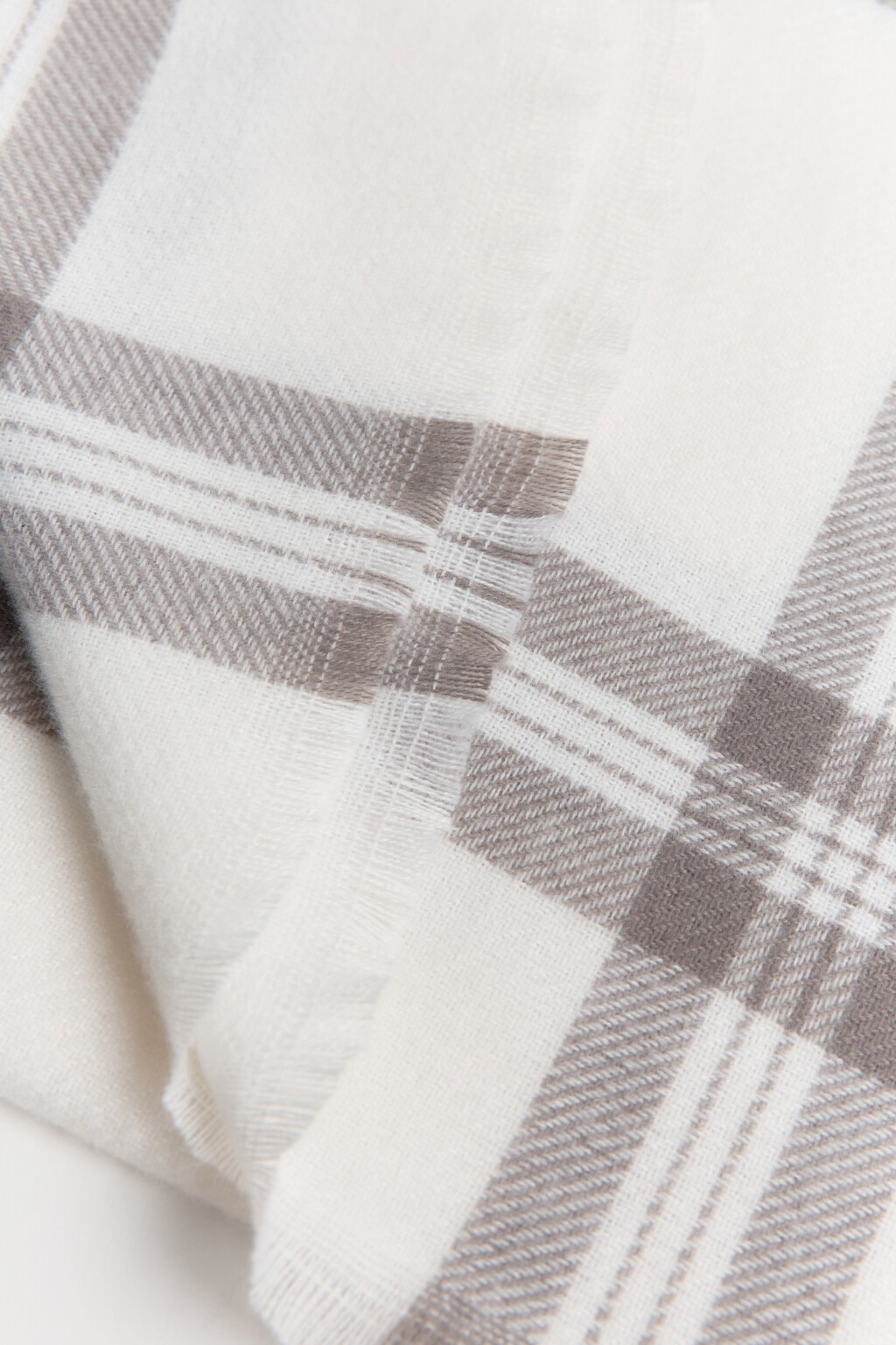 Шарф тонкий в клетку - цвет серый - 2