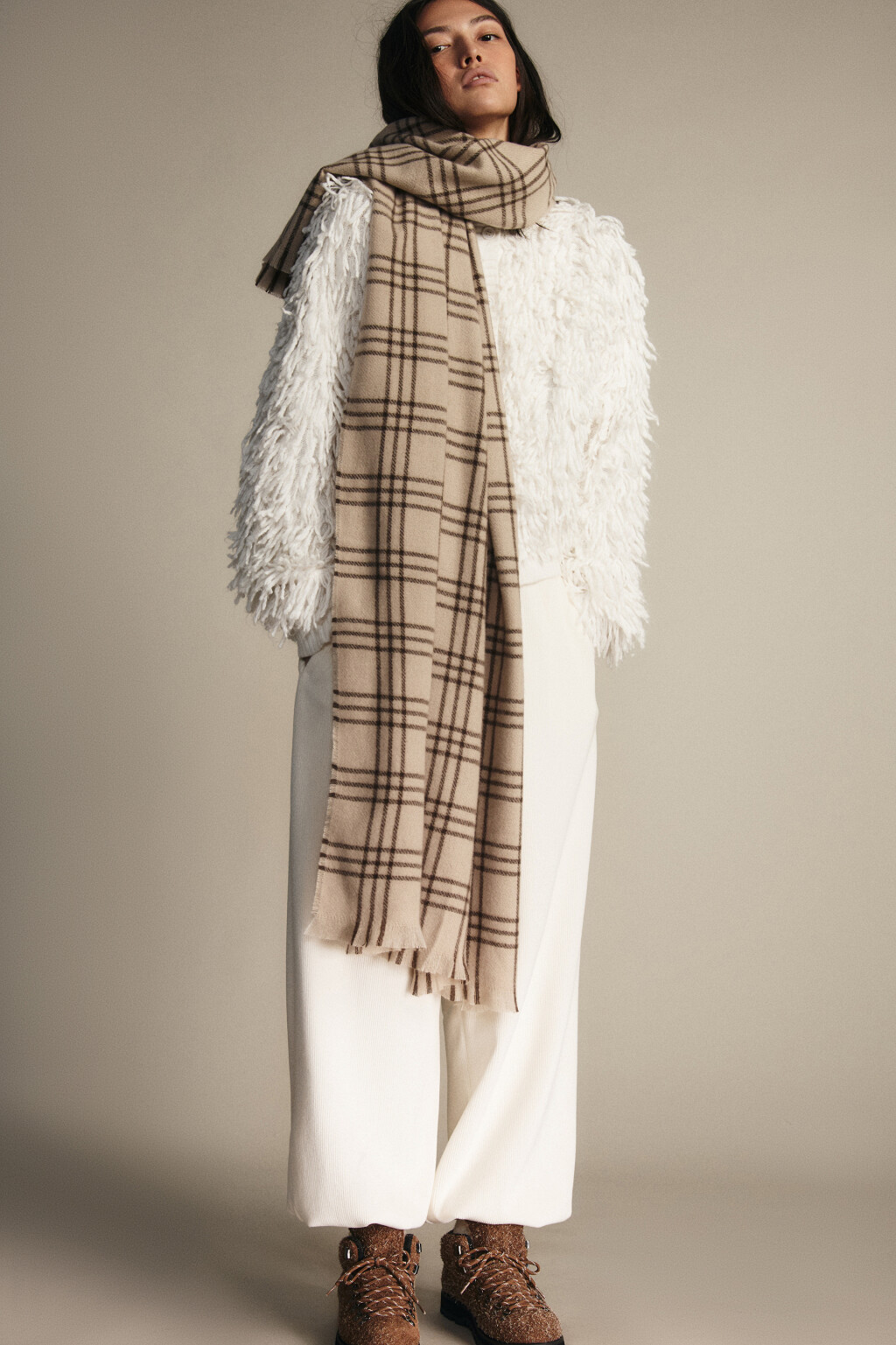 Шарф в клетку с короткой бахромой - цвет коричневый - 2