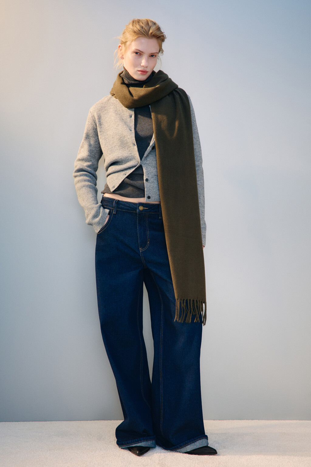 Шарф тонкий с длинной бахромой - цвет зеленый - 2