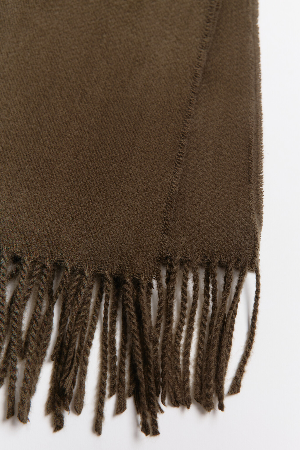 Шарф тонкий с длинной бахромой - цвет зеленый - 4