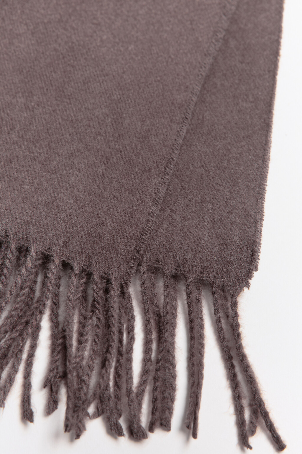 Шарф тонкий с длинной бахромой - цвет серый - 2