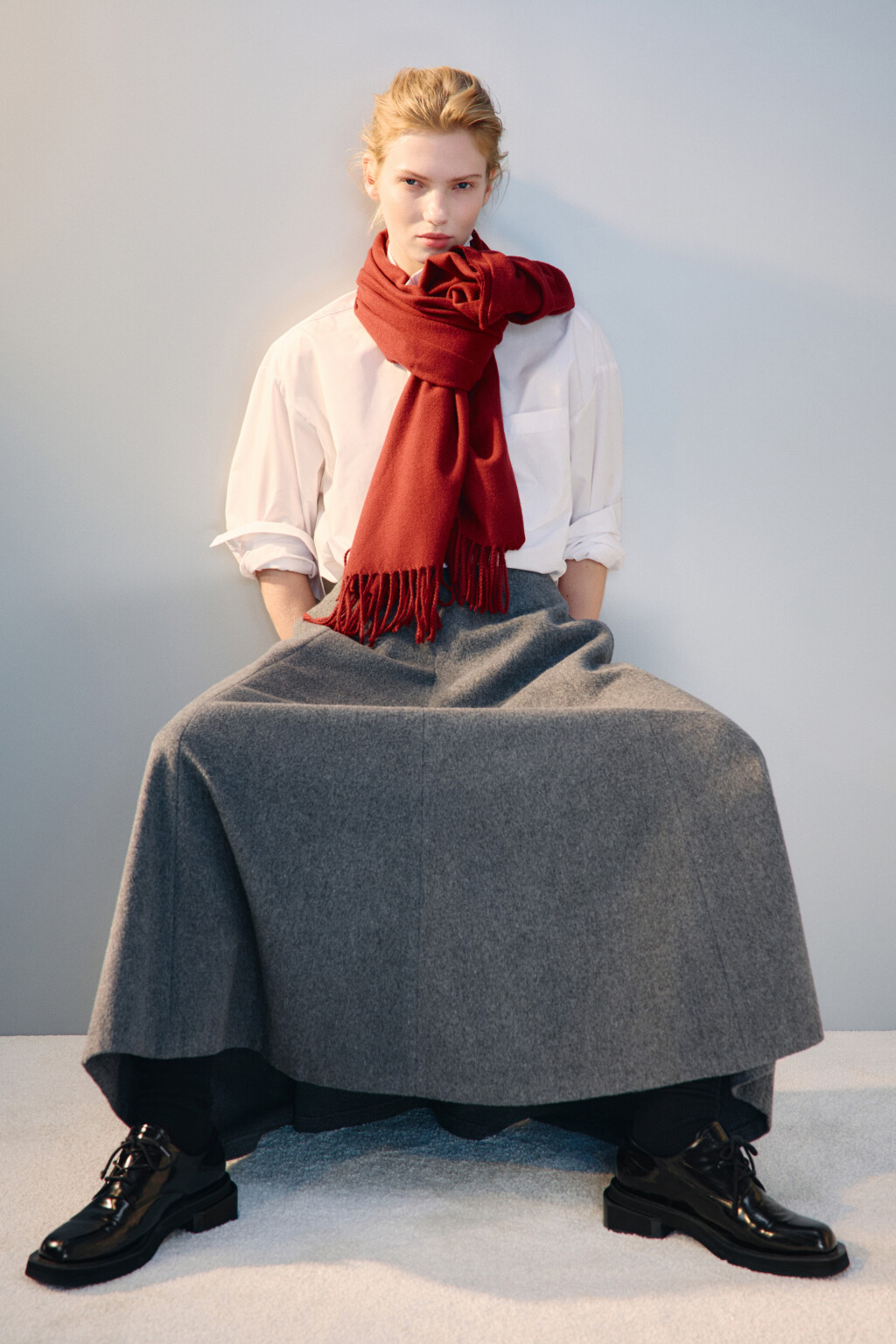 Шарф тонкий с длинной бахромой - цвет бордовый - 3