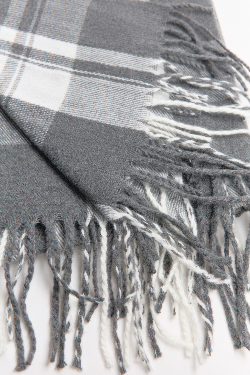 Шарф в клетку с бахромой - цвет серый - 4