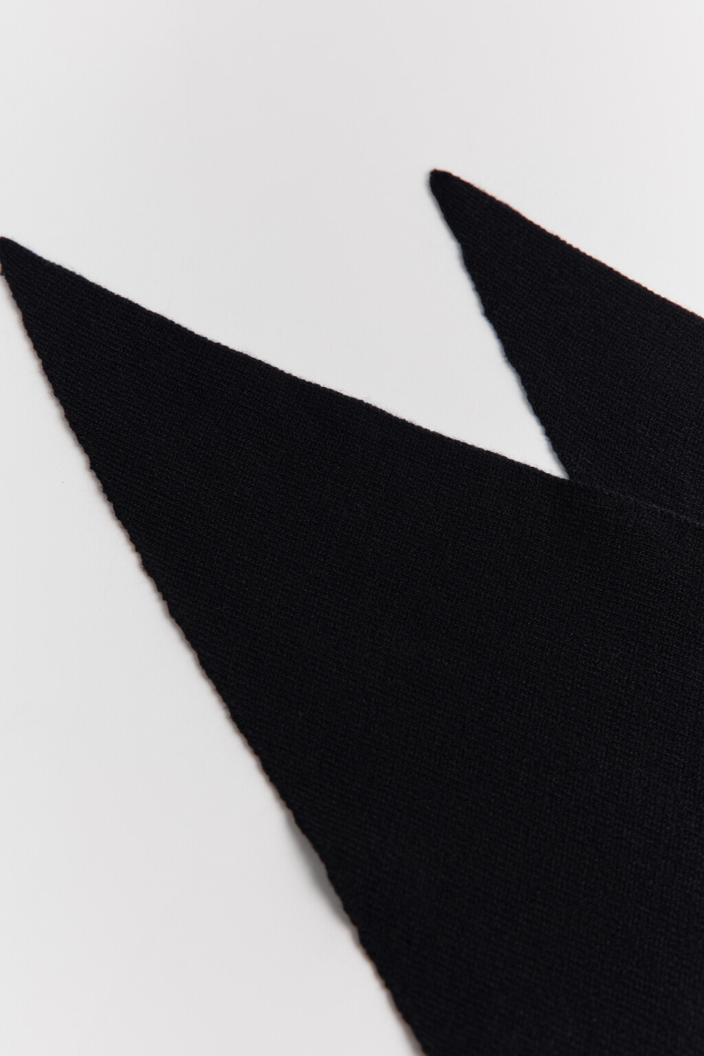 Косынка тонкая вязаная - цвет черный - 2