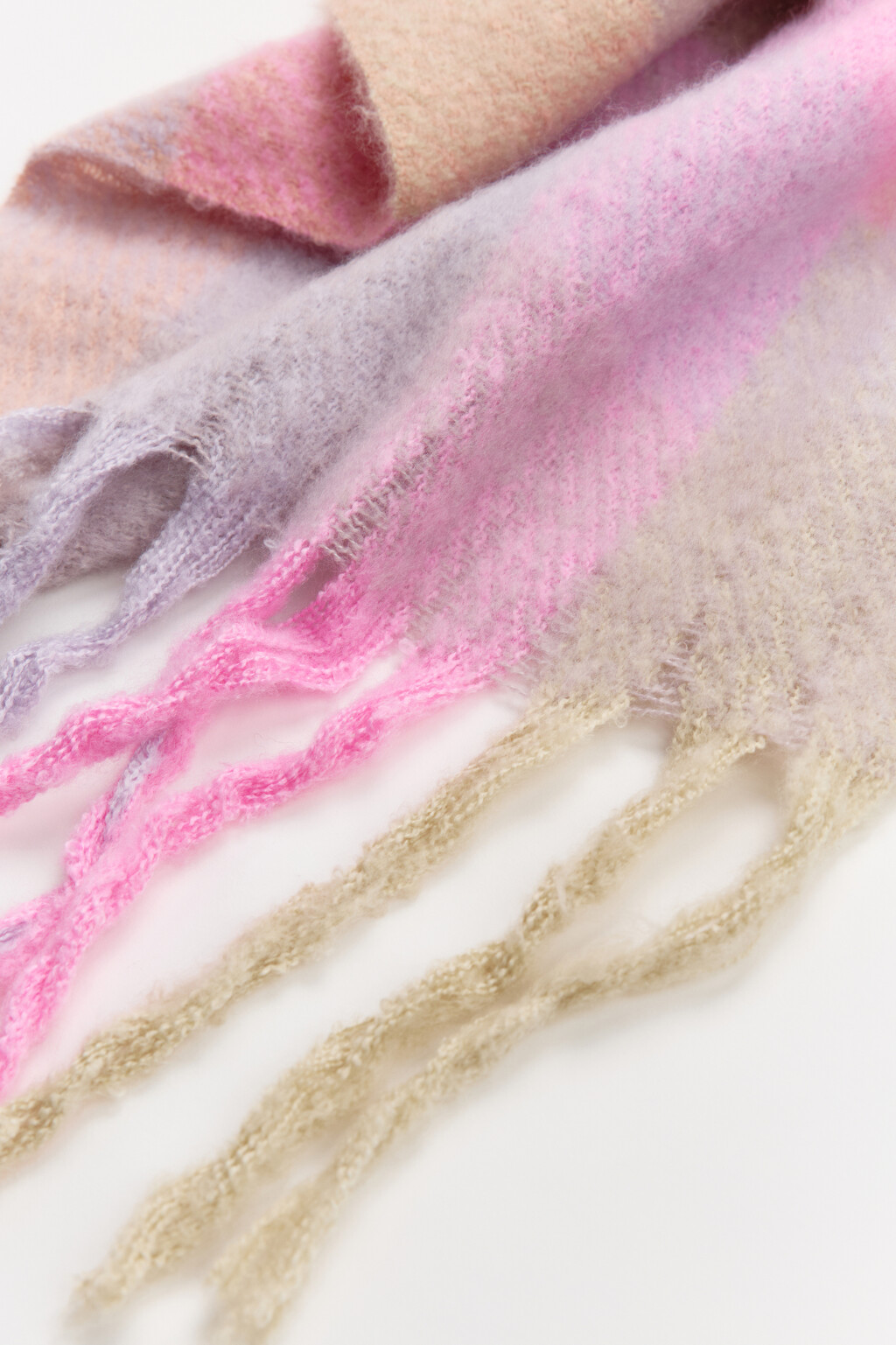 Шарф теплый клетчатый с бахромой - цвет сиреневый - 1