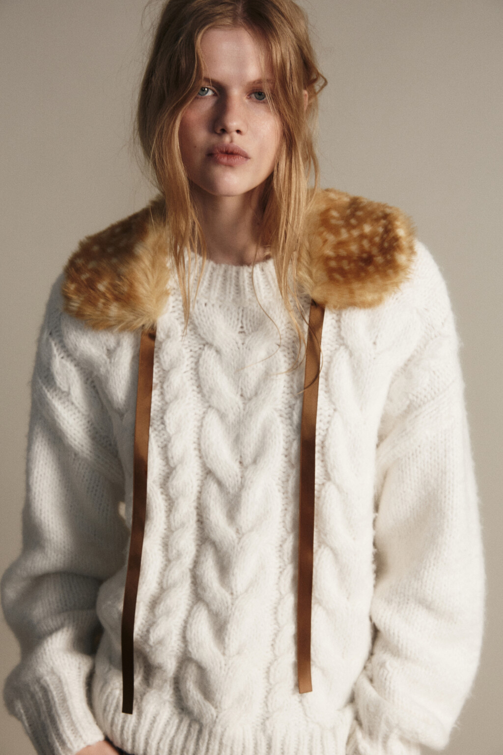 Воротник меховой с оленьим принтом - цвет мультиколор - 3