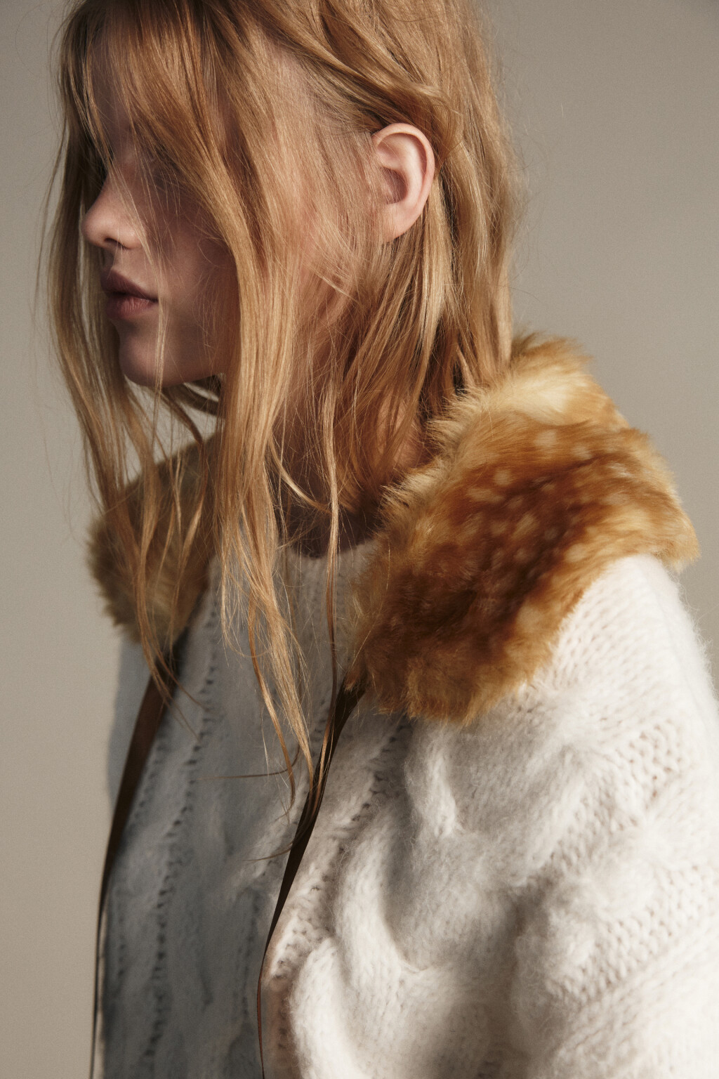 Воротник меховой с оленьим принтом - цвет мультиколор - 2