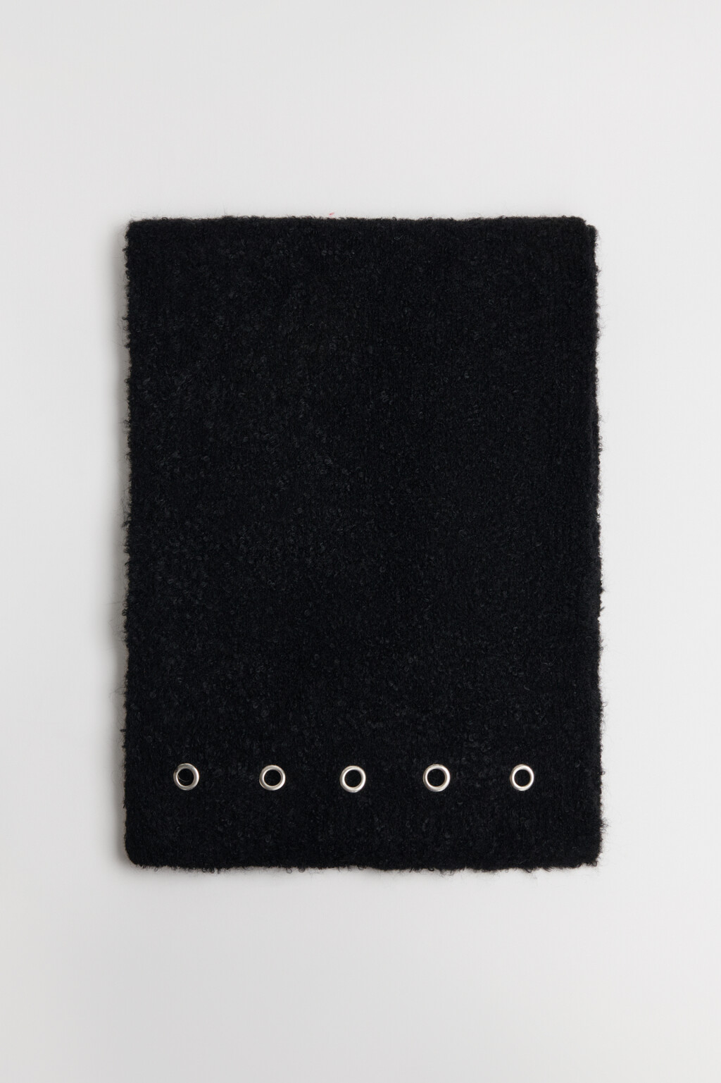 Шарф с шерстью и люверсами - цвет черный - 3