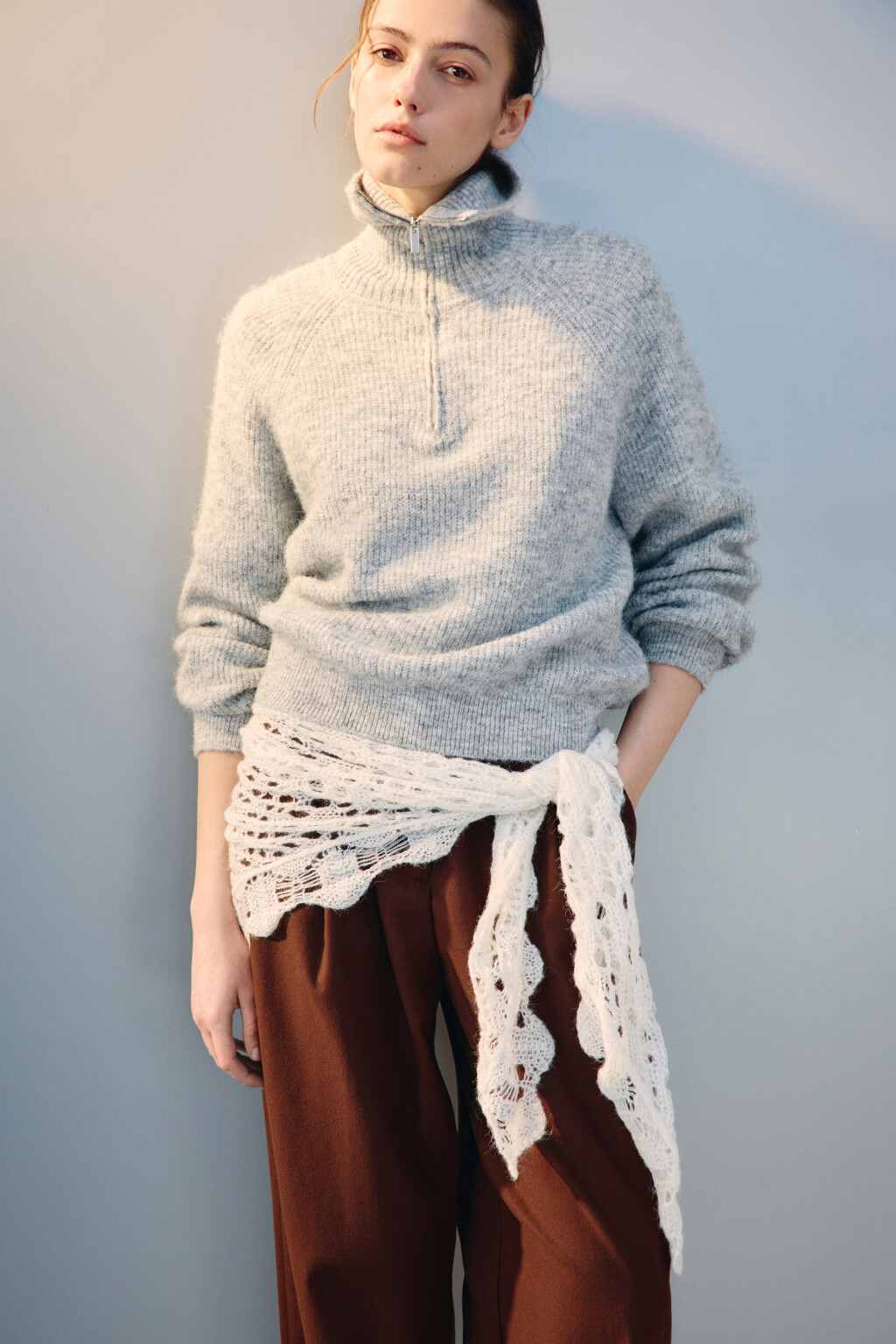 Косынка вязаная ажурная - цвет молочный - 1