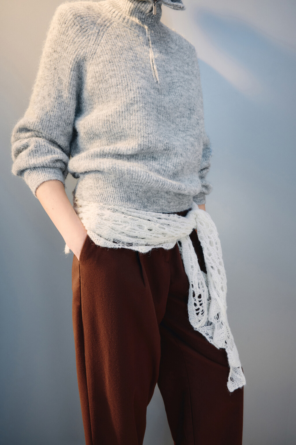 Косынка вязаная ажурная - цвет молочный - 2