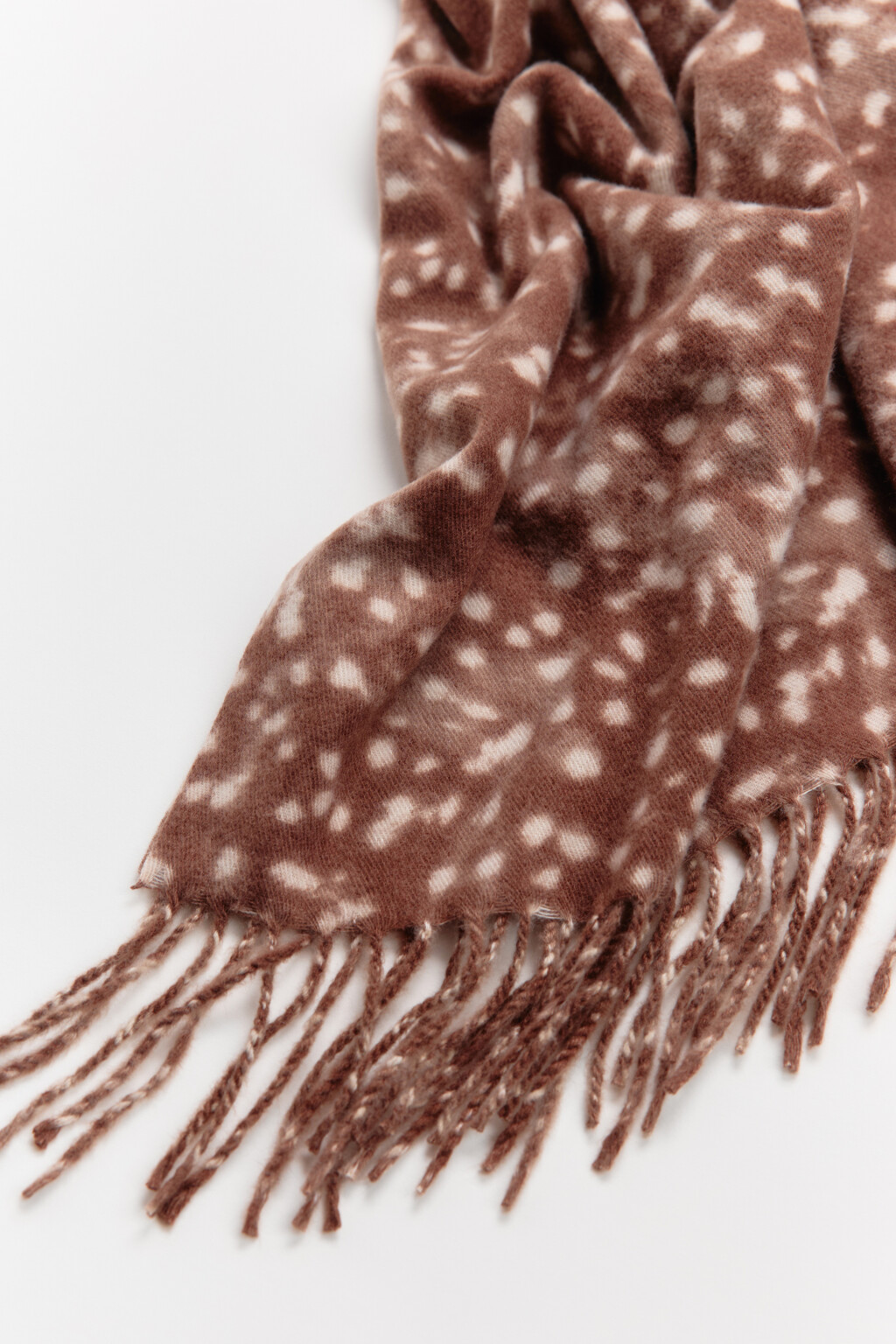 Шарф тонкий с принтом и бахромой - цвет коричневый - 4