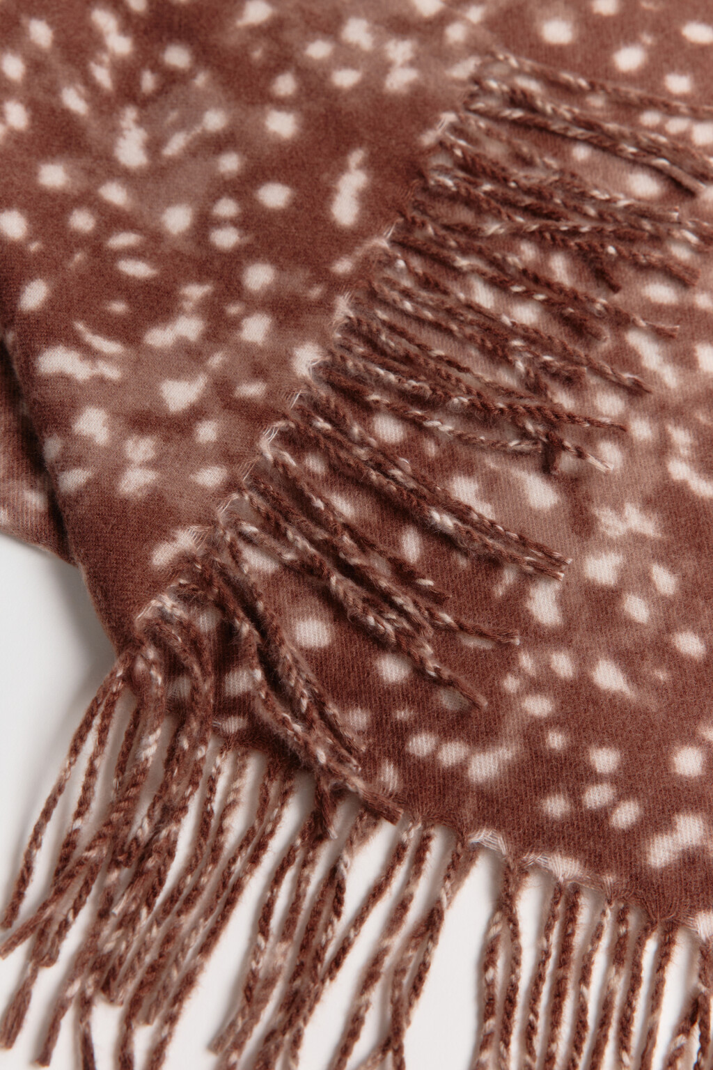 Шарф тонкий с принтом и бахромой - цвет коричневый - 6