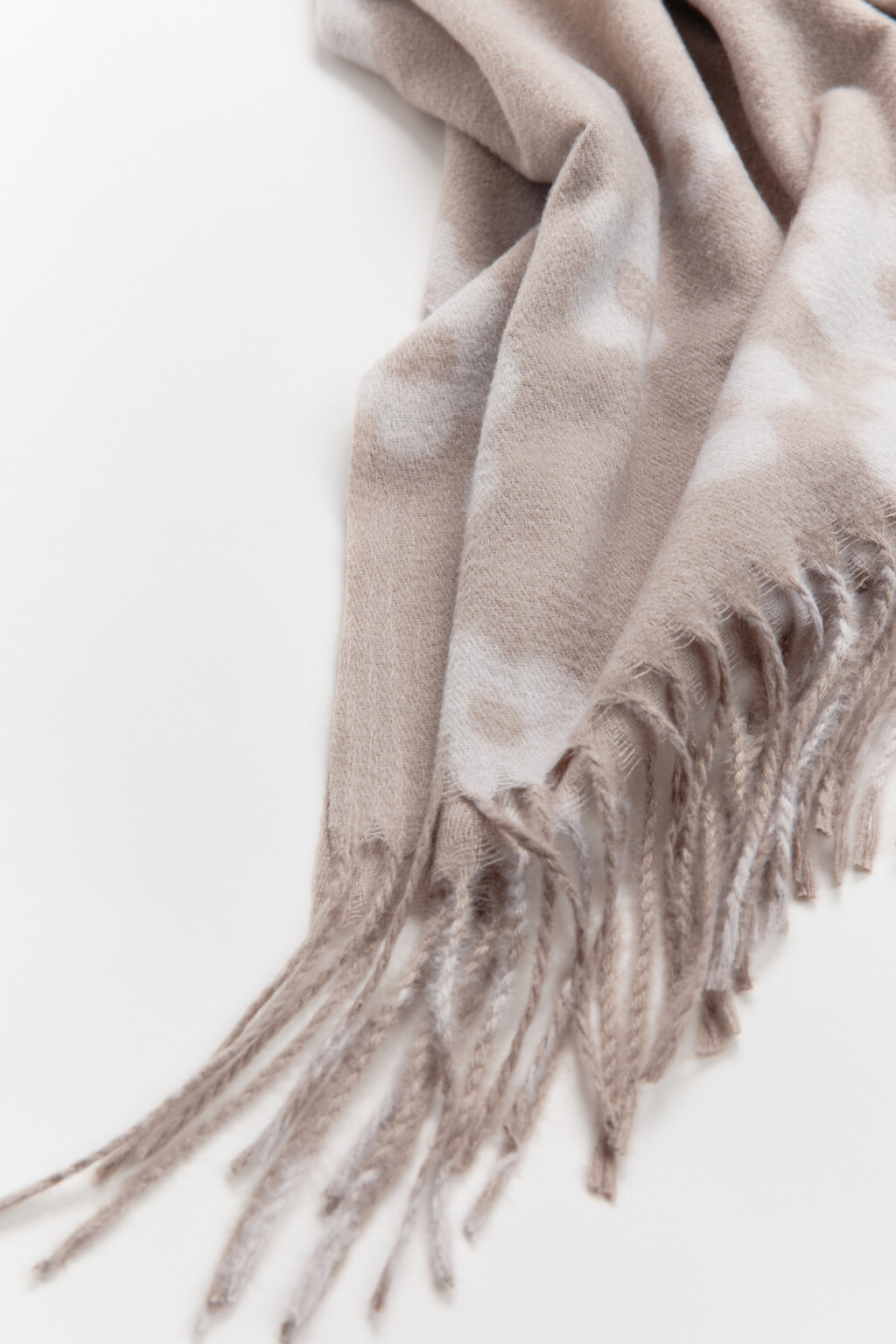 Шарф тонкий с принтом и бахромой - цвет коричневый - 1