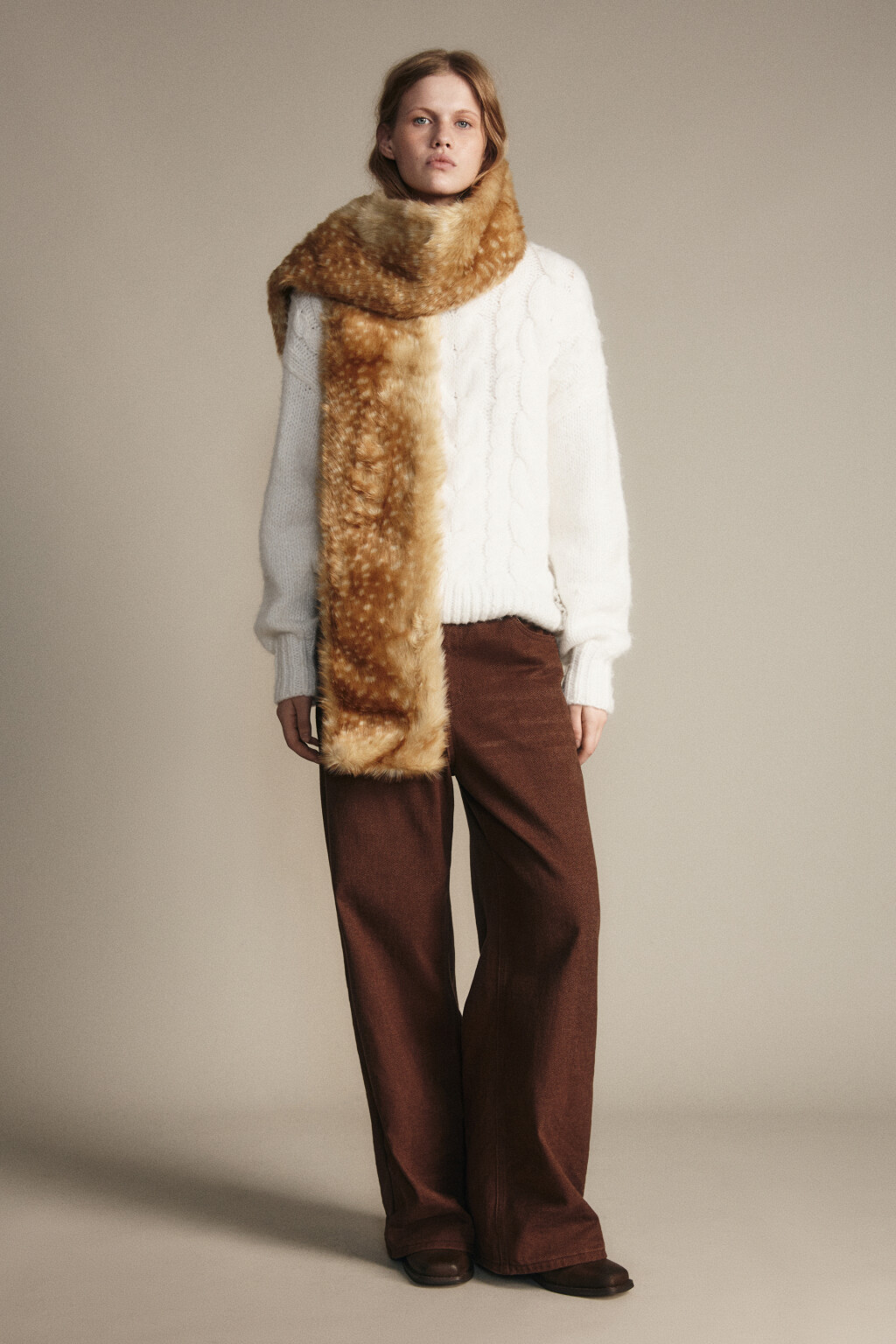 Шарф меховой с оленьим принтом - цвет коричневый - 2