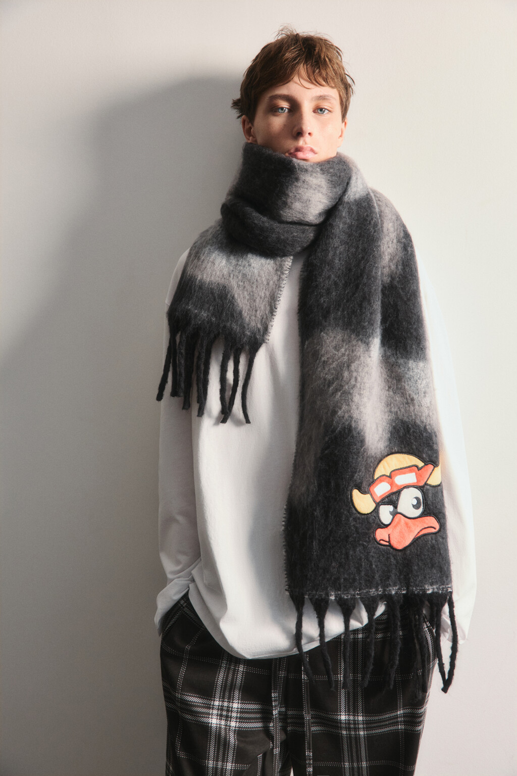 Шарф теплый с патчем - цвет серый - 4