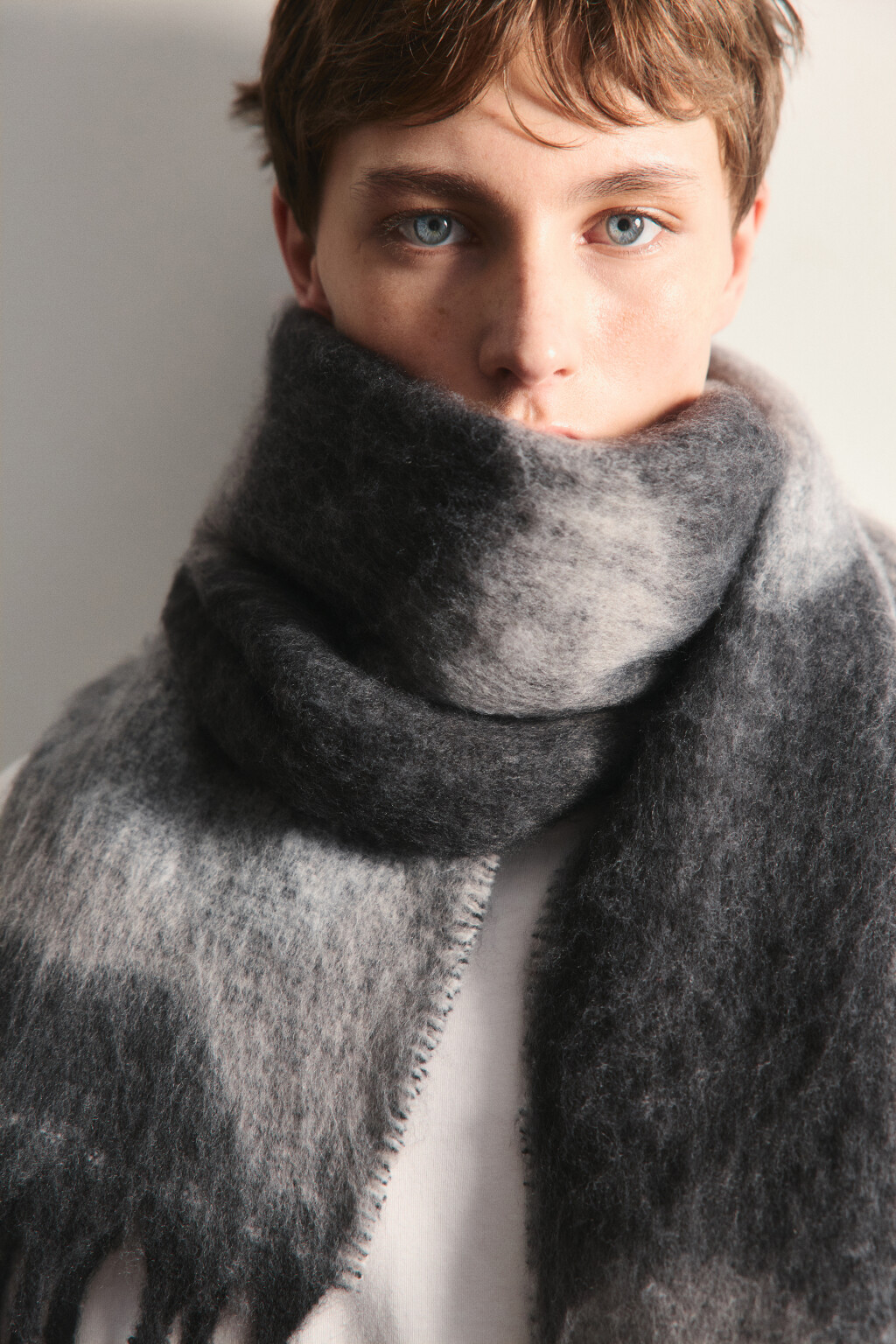 Шарф теплый с патчем - цвет серый - 5